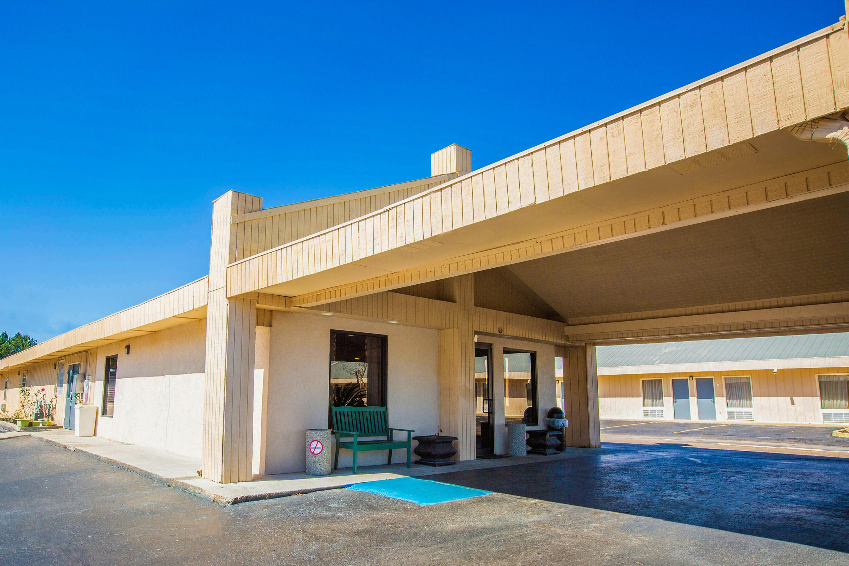 Rodeway Inn & Suites Brookhaven Exterior foto