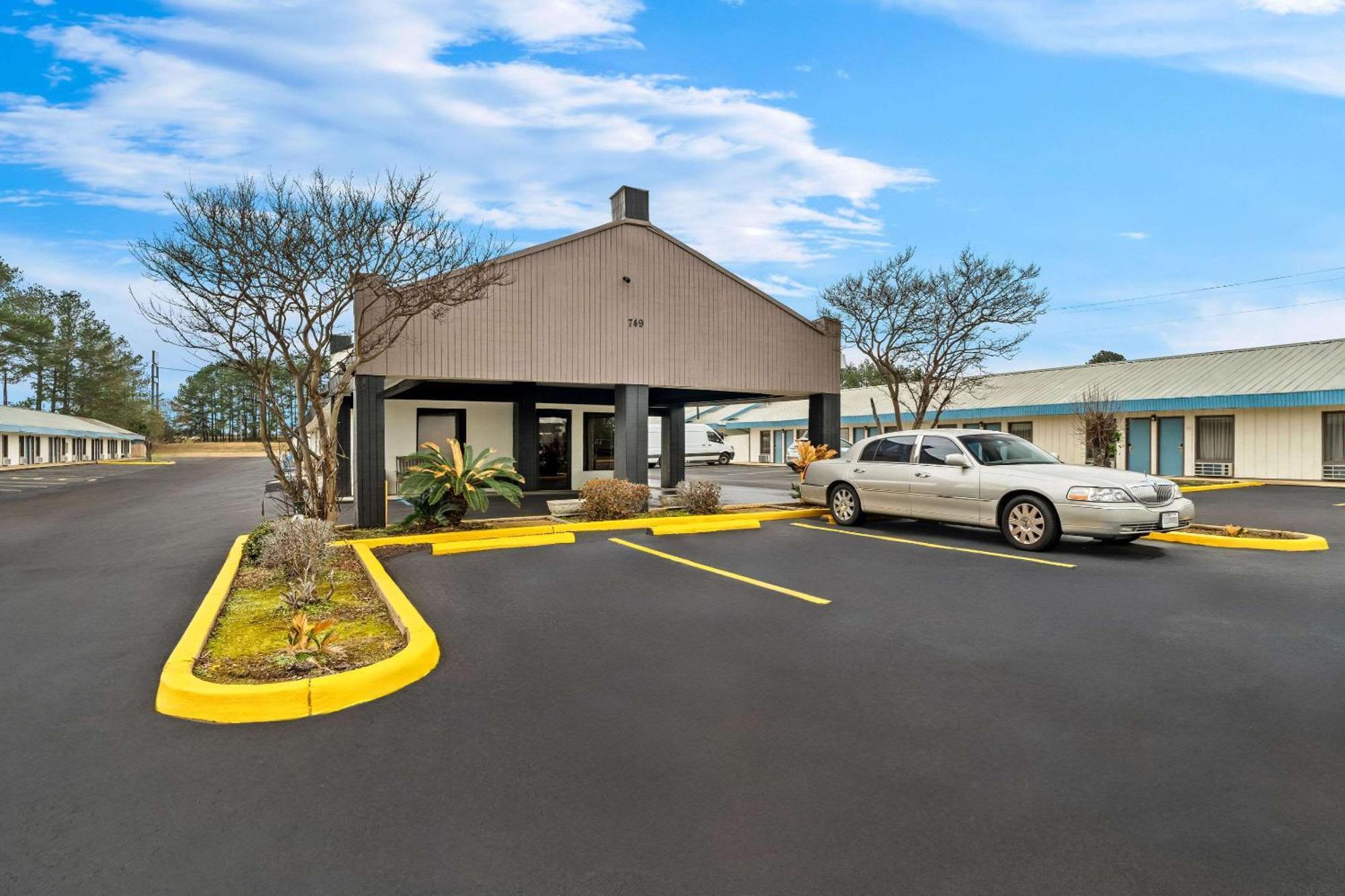 Rodeway Inn & Suites Brookhaven Exterior foto