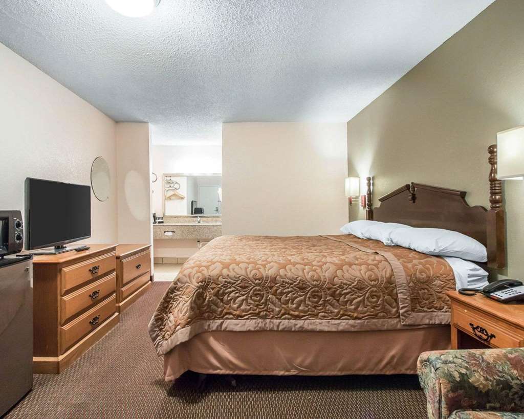 Rodeway Inn & Suites Brookhaven Habitación foto